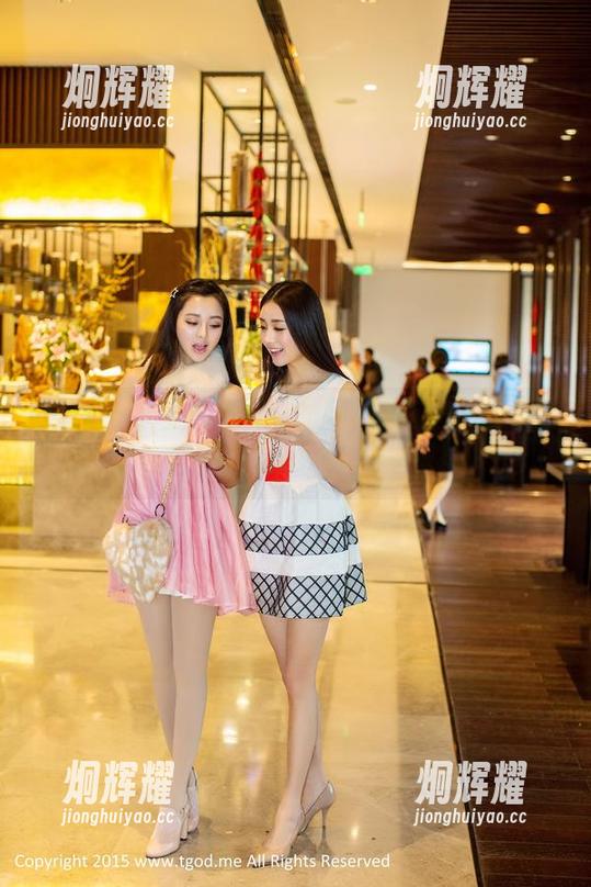 推女神 - 美昕Yumi的网袜精选：敢大胆地走出‘底袜’的安全区！