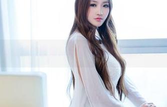 推女郎 – Yu佳妮的图册：她的自拍真是让人“赞”不绝口。