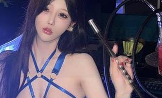 微密圈 – 无欲无求的推土君再次上线，居家写真，全网资源独家。