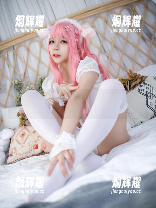 无颜小天使wy与奶牛的私房乐趣，照片让人浮想联翩