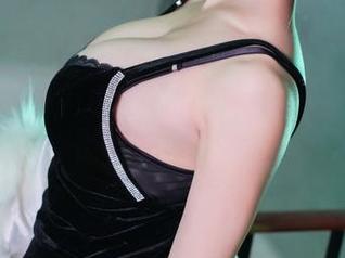 杨衣yangyi白裙，私拍来的仙女，确实也是个调皮的鬼