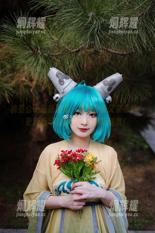 桃墨公子最新图集：罗莎莉亚又来添堵，更新后可别被她的气场吓到哦！