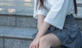 梦丝女神 – 莹仙女又带来了最新体操服分享，她的每一次出现都像是一个新气象。