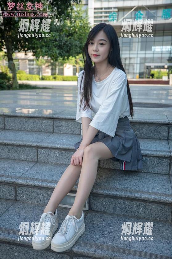 梦丝女神 - 莹仙女又带来了最新体操服分享，她的每一次出现都像是一个新气象。