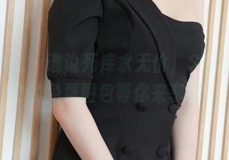 模范学院 – 谁说死库水无价，SiByl李思宁的免费图包等你来享用！