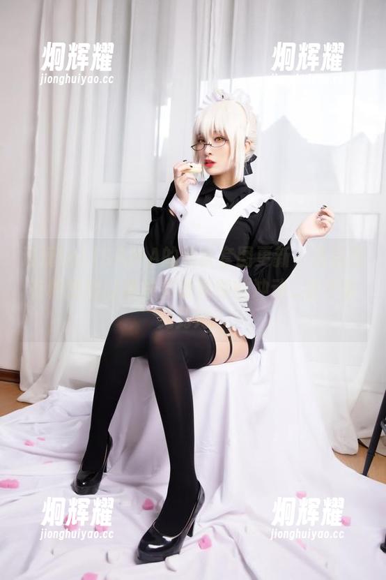 洛璃LoLiSAMA 洛璃LoLiSAMA的修女套图更新,看得我有种想出门寻求灵魂救赎的冲动...会不会见到她?