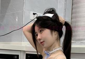 微密圈 – 当火龙果羊遇上教室，一场不可思议的写真开场吧！