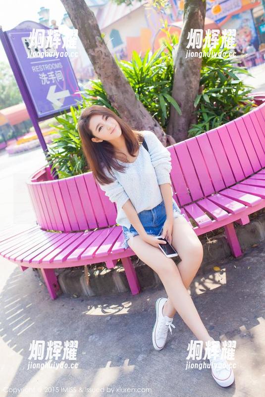 爱蜜社 - 当谢芷馨Sindy遇上泳池，无圣光的真相与美图的冲击