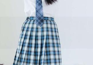 物恋传媒 – 点开岚岚的免费制服图片，脑海中一瞬间闪过无数设想…。