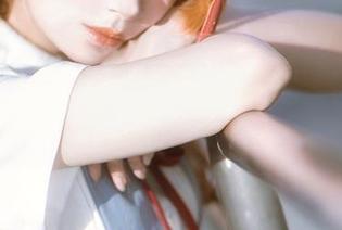 腥月之下，特软儿Sona的作品像是一封未寄出的情书