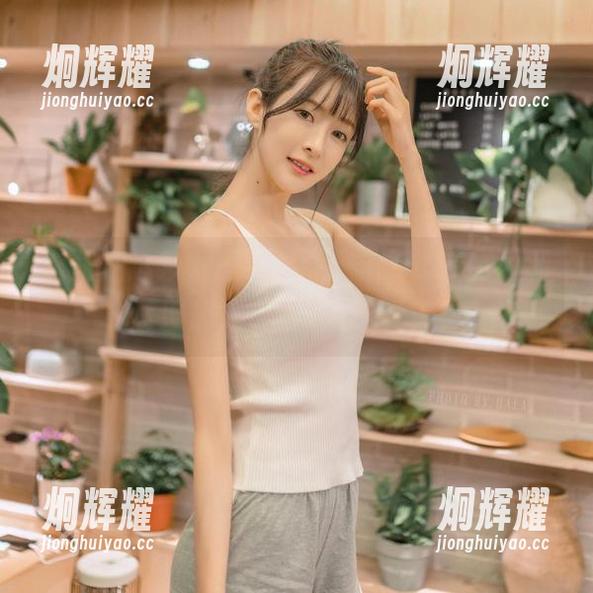 白裙加透纱，王羽杉让我们对cos有了新理解，更新太need！