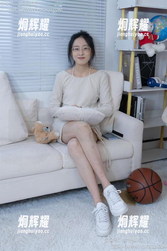 甜予摄影 - 小离的独家板鞋套图分享，快跟上这潮流！