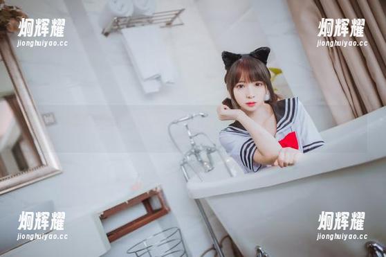 疯猫ss的镂空美图，墙上imitating心理画家，把壁纸都看得发愁。