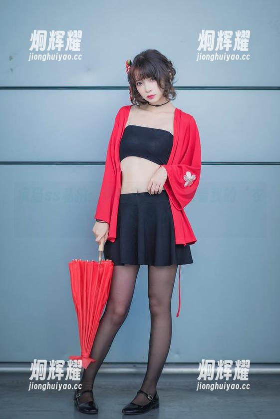 疯猫ss 疯猫ss私拍:黑毛衣少女,来看我的‘衣’用之计!