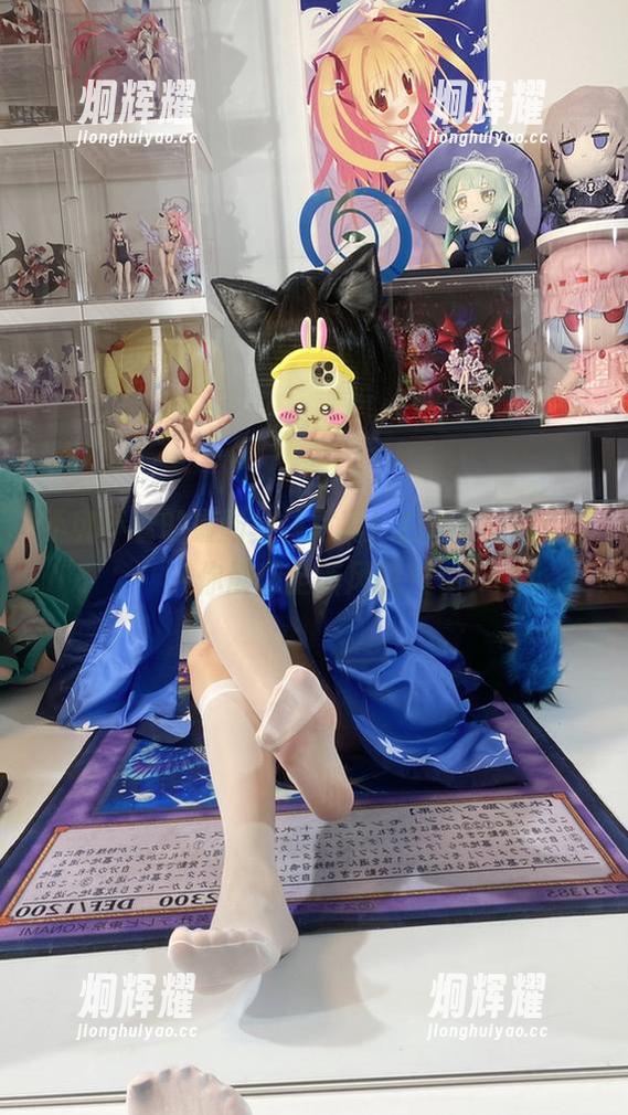不可不看的最新丝袜写真！白栎Shirly为你展现全新风貌～