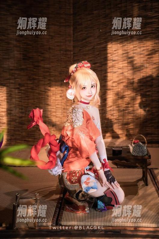 双马尾请到，白莉爱吃巧克力带你高清写真，马尾不够再来个双翅膀！