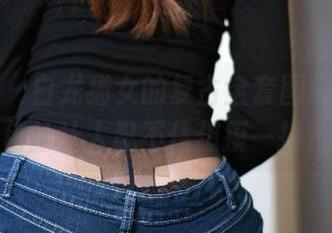 微密圈 – 白龙猫女的复古全套图集，咖啡色丝让人忍不住想摸一摸？