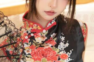神乐坂真冬素颜出击，最新写真集《伸展少女》，请务必准备好，别在关键时刻喝了咖啡喷出来。
