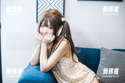 神沢永莉的厨房短款女仆写真，影响我的烹饪欲望，下载后再说！