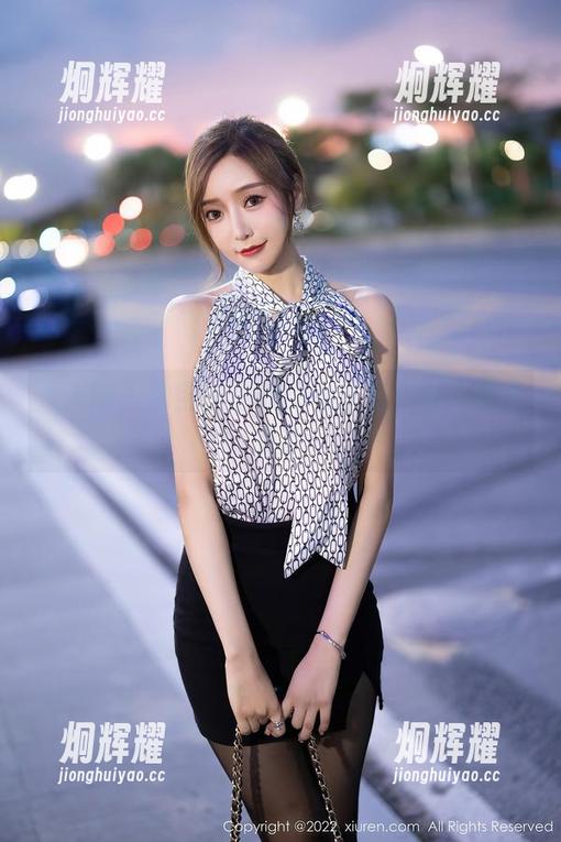 秀人网 - 灿宝的白丝：谁说只有裙子能撩人？