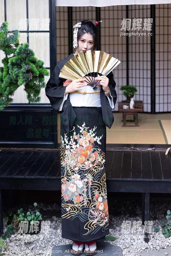 秀人网 - 校园最新篇章：鱼尾fish来了！作品里每一个角落都好像在打招呼！
