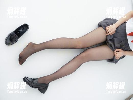 紧急企划 - 拥有这样的比基尼写真，奶糖真的勇敢得让我钦佩。