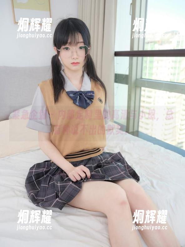 紧急企划 - 内部定制里的高清与小恩，总有种说不出的默契。