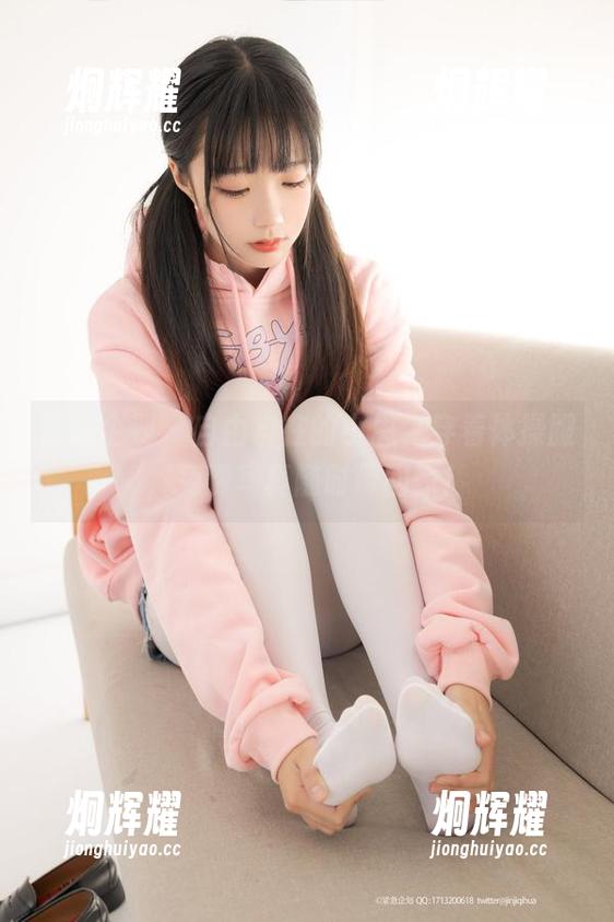 紧急企划 - 自由自在的小恩，穿着体操服，免费写真随时带回家！
