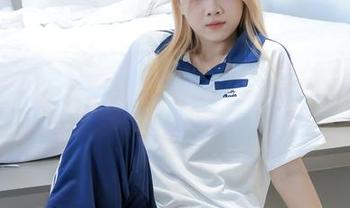 绮梦摄影 – 佳佳在比基尼中游泳，图集让你不知不觉地流口水，这资源太过瘾了！