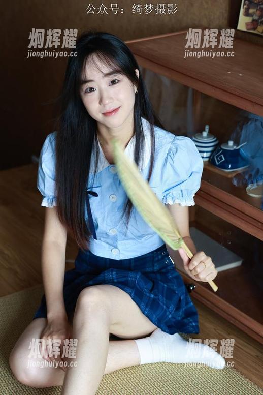 绮梦摄影 - 免费获取团子的白衬衫图册，顺便搞定邻居的爱慕者，真是一箭三雕！