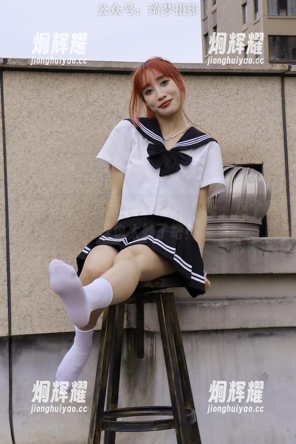 绮梦摄影 - 高清小艺制服，哎呀，这个角度也太妙了吧！