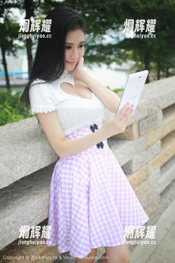 美媛馆 - 走过路过千万记得，Cris_卓娅祺的美腿要在网盘里常驻，不然你就亏了！