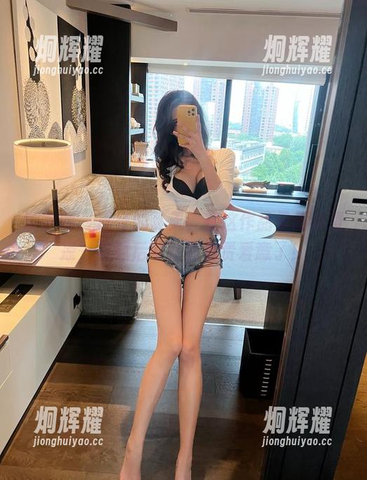 葛征 微密圈 - 葛征的夏天,在这作品里找到清凉,下载后可就要负责爱意了!