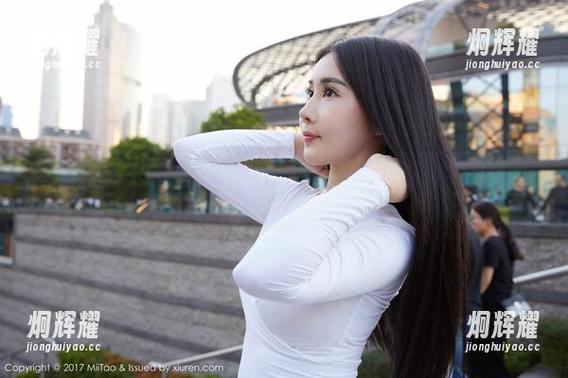 蜜桃社 - 嘘，图册里的米琪MIKI，偷偷释放了可爱的魔法，不小心亮了！