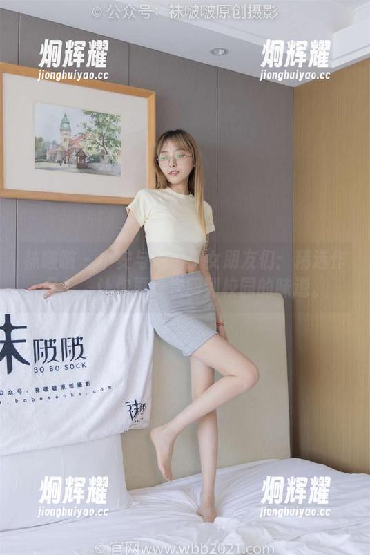 袜啵啵 - 小安与她的少女朋友们：精选作品集，让你再一次回到校园的味道。