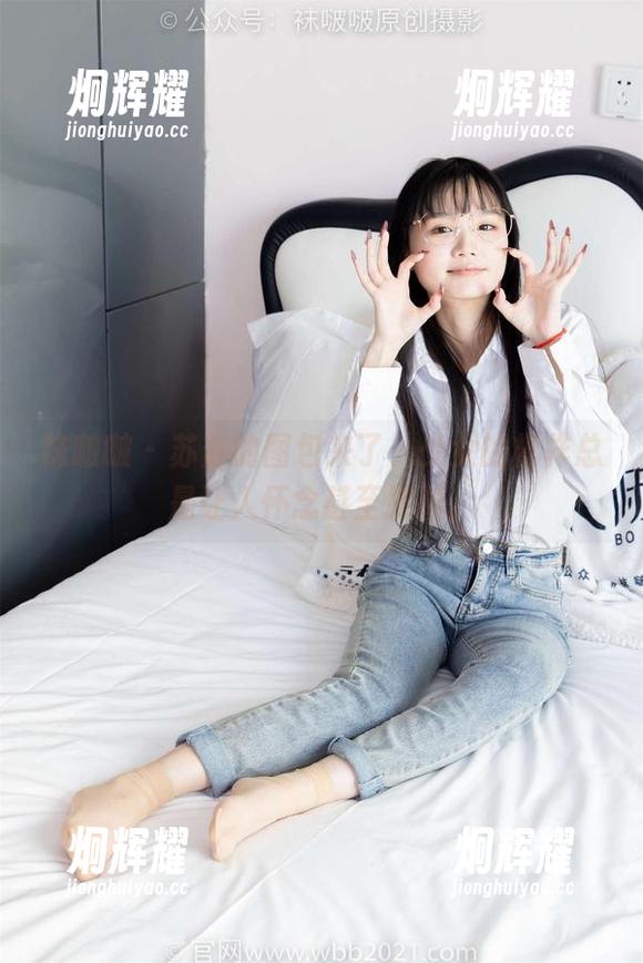 袜啵啵 - 苏苏的图包来了，少女的模样总是让人怀念甚至捧腹。