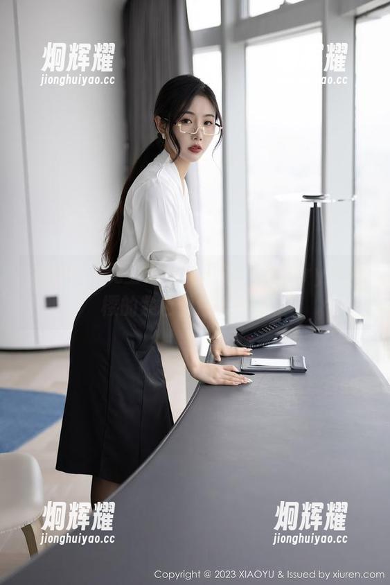语画界 - 无圣光也能闪耀，cherry绯月樱的紫色雪白美腿来了