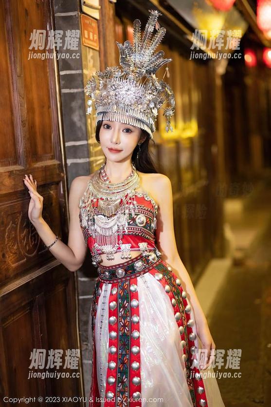 语画界 - 让奶瓶带你深入“奶牛”的奇妙更新，一场挑逗的小探险
