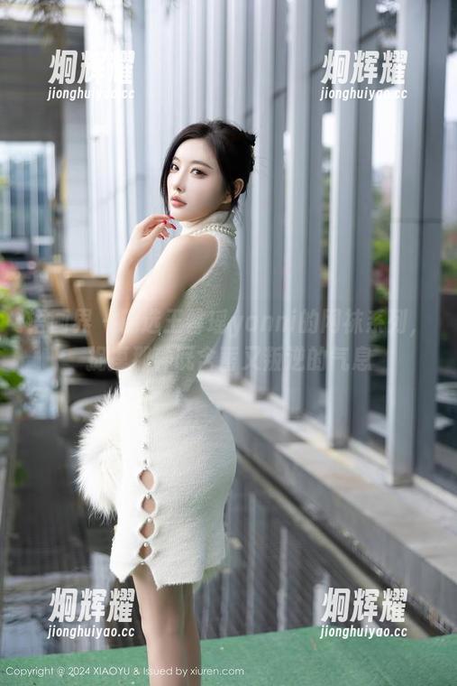 语画界 - 精选王馨瑶yanni的网袜系列，捉摸那种既含蓄又叛逆的气息