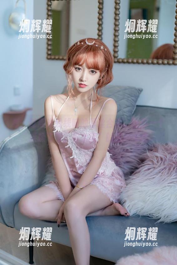 看，过期米线线喵的蕾丝合集。给你一个“揉揉飞飞，你太美”的绝妙体验。