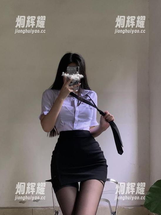微密圈 - 不搞噱头，真实的腿环黑丝，陈佩奇原图合集，真的只想多看几眼。