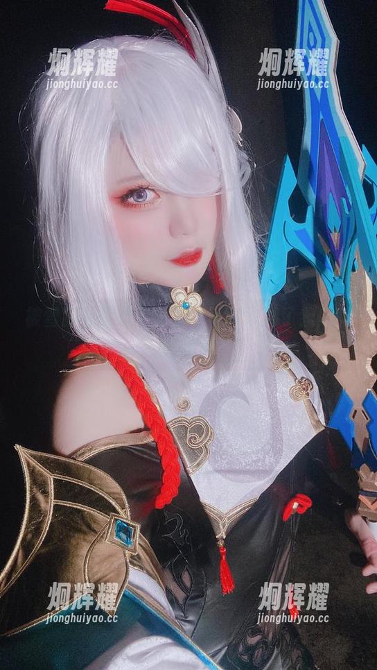 被雪猫的制服迷住了，写真穿越了我所有的想象
