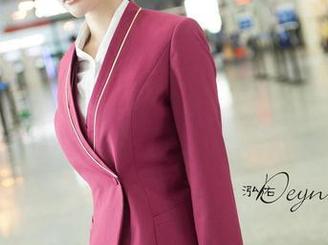 青豆客 – 探场施忆佳最新图库：网袜与自由的灵魂对话，这也太牛了吧！