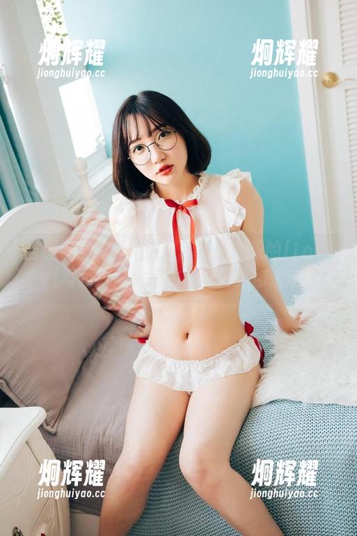 当恋物与咖啡相遇：韩国孙乐乐的[Loozy]写真，图包里的密语需要你来解读