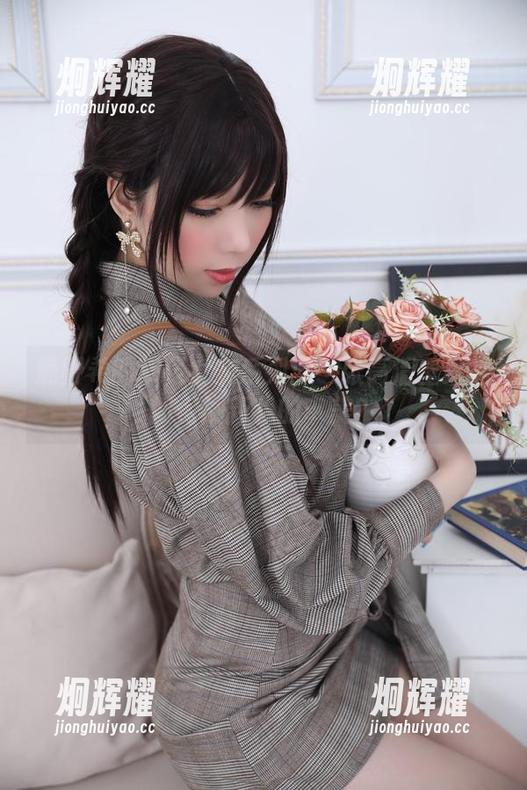 鹿野希的草莓女友系列：一张高清壁纸是如何刷新我的审美？
