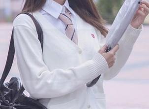 从黑川的写真里找到新灵感，这单马尾制服我也想试试！