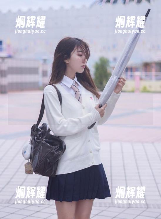 从黑川的写真里找到新灵感，这单马尾制服我也想试试！